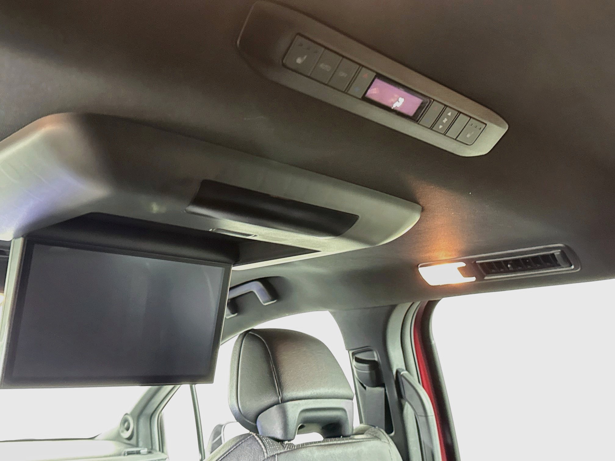 Used 2025 Toyota Sienna Platinum AWD/4WD image 26