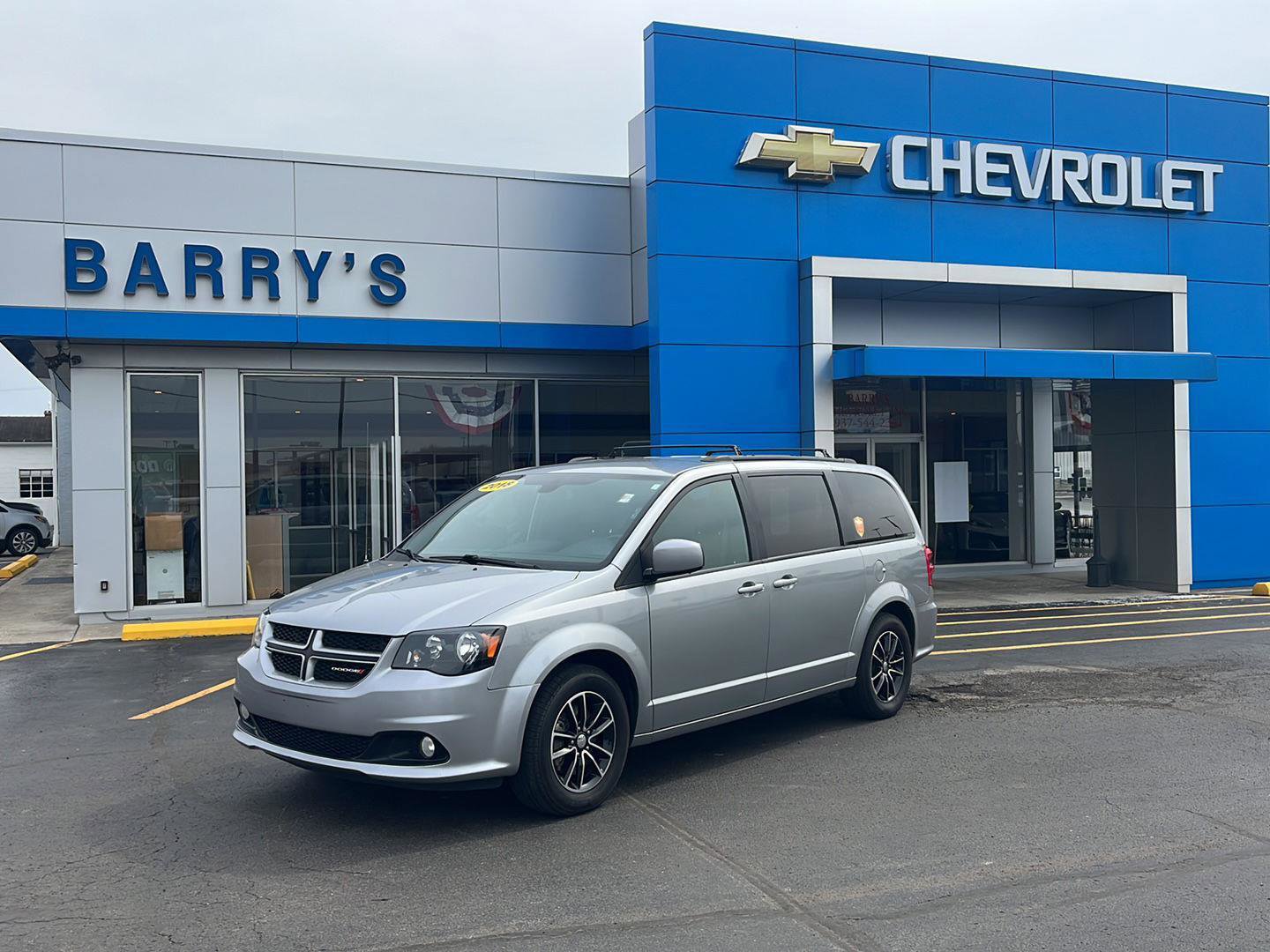 Used 2018 Dodge Grand Caravan GT FWD image 2