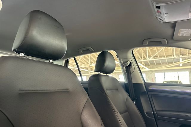 Used 2016 Volkswagen e-Golf SEL Premium w/ Driver Assistance Package image 19