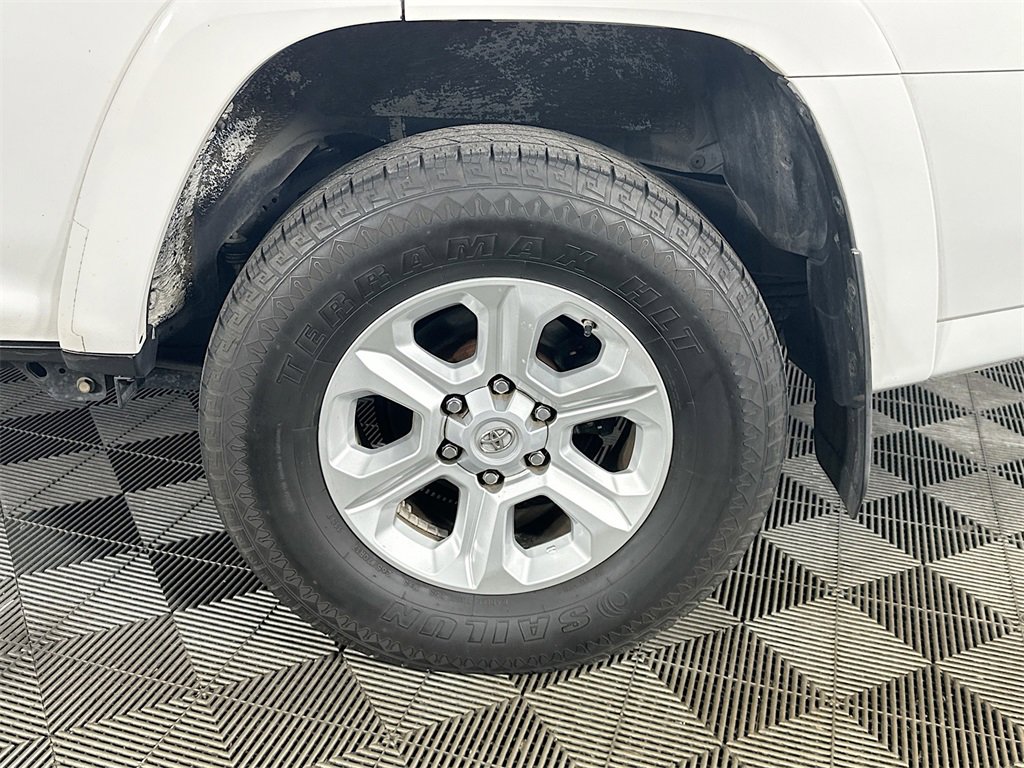 Used 2016 Toyota 4Runner SR5 Premium image 34