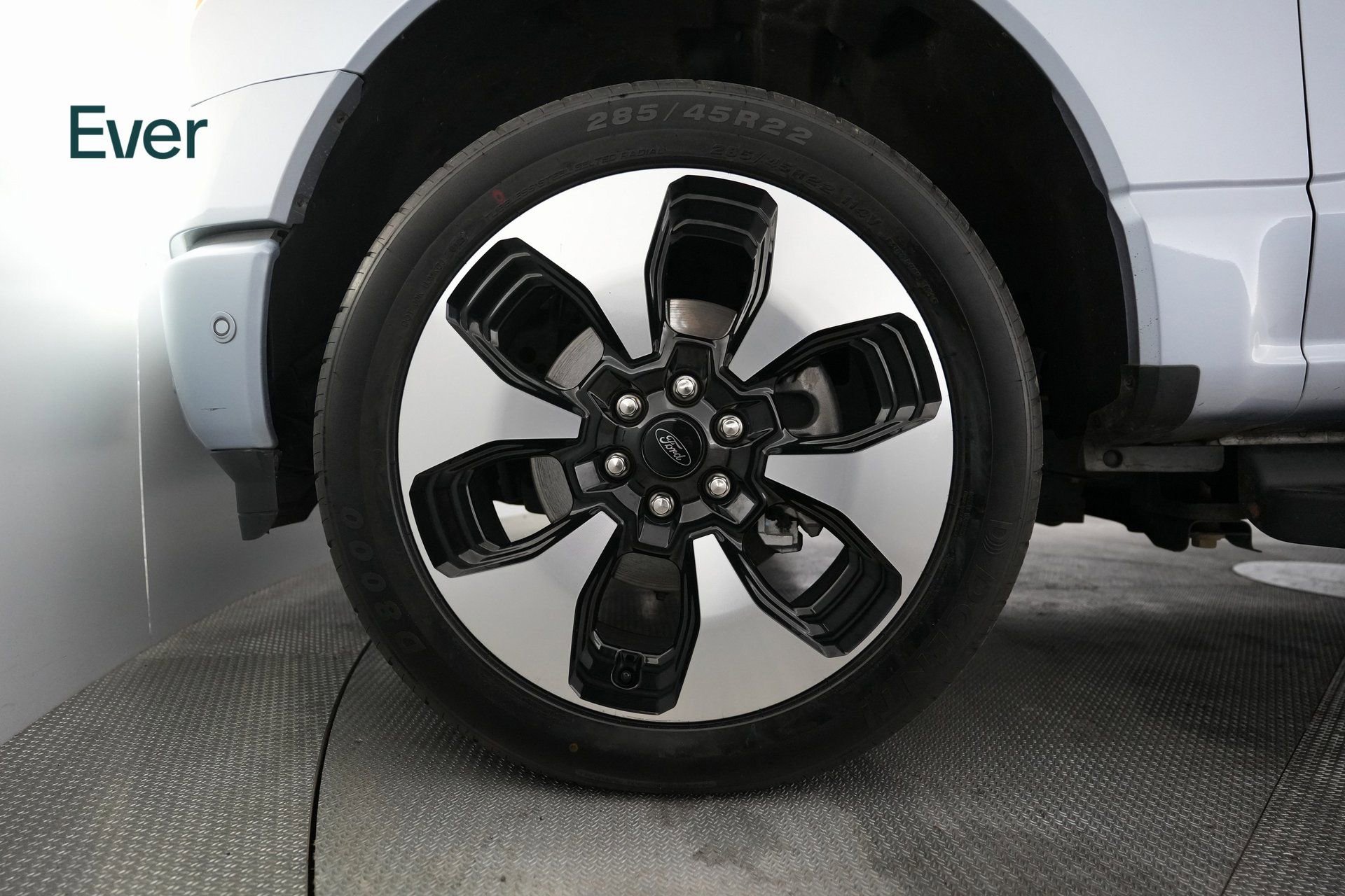 Used 2022 Ford F150 Lightning Platinum image 11