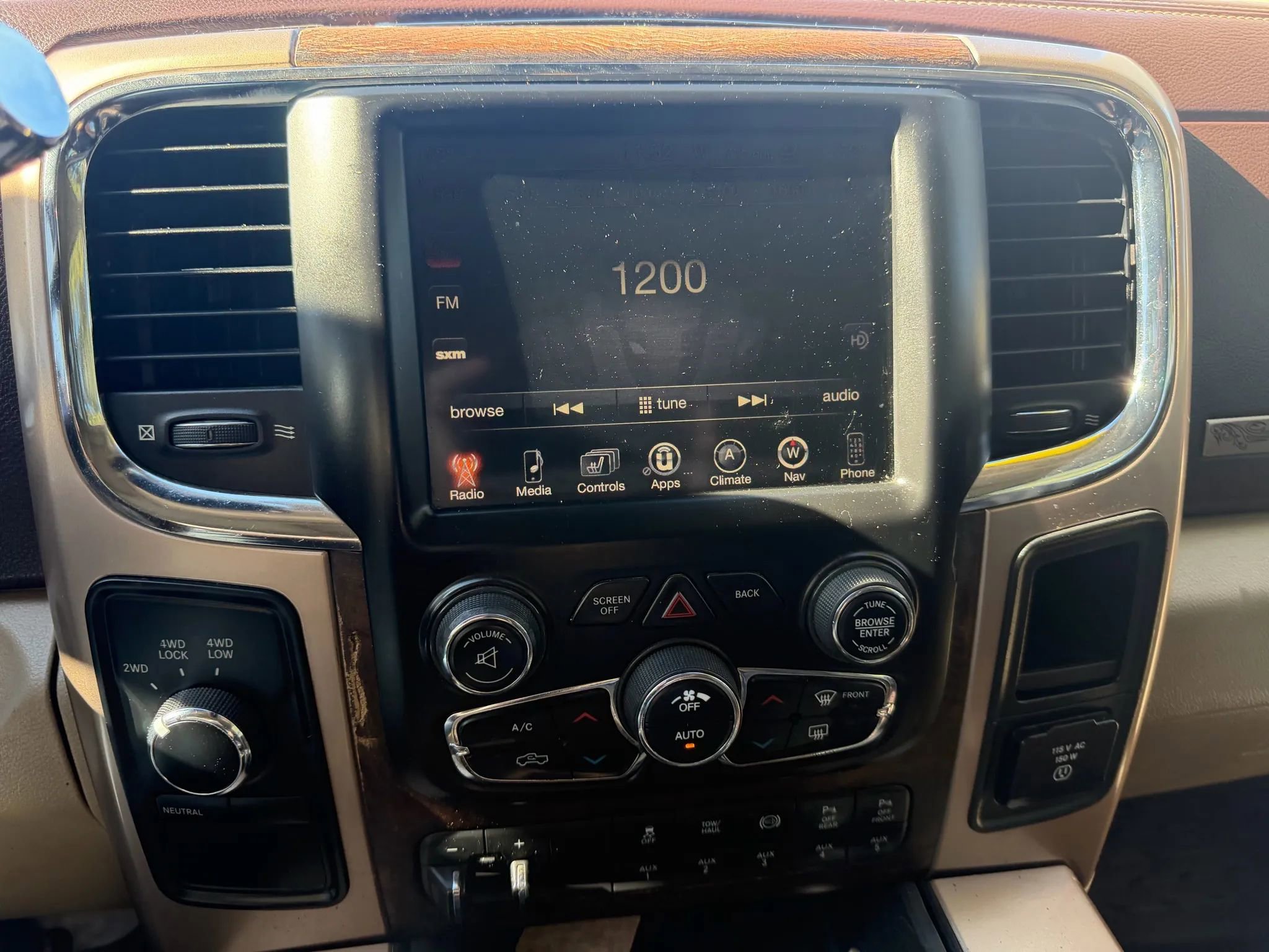 Used 2017 RAM 3500 Laramie Longhorn AWD/4WD image 19