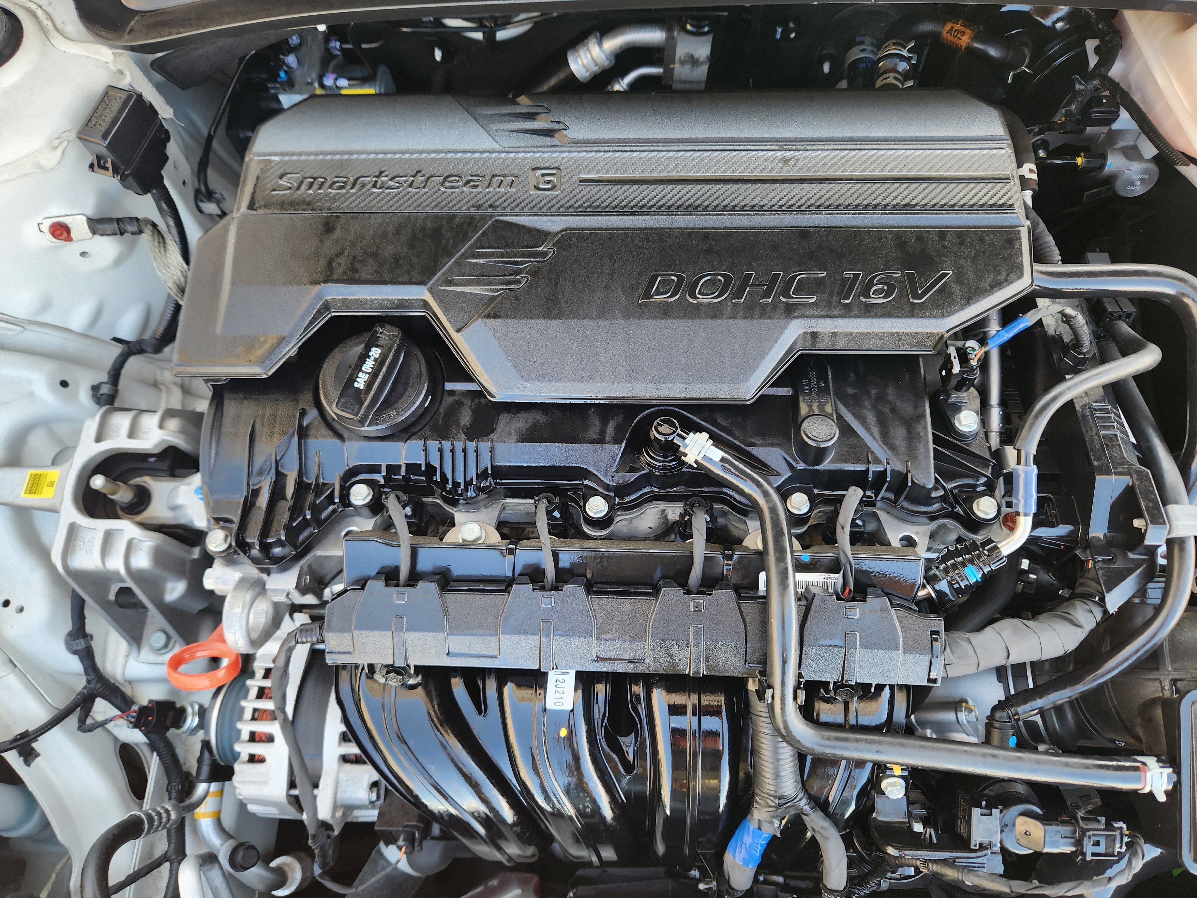 Certified 2024 Hyundai Elantra SE image 18