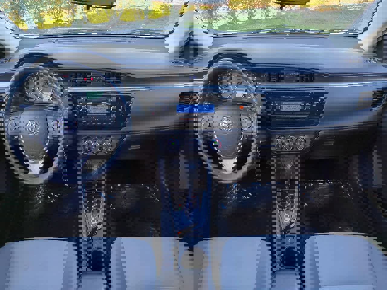 Used 2015 Toyota Corolla L image 13