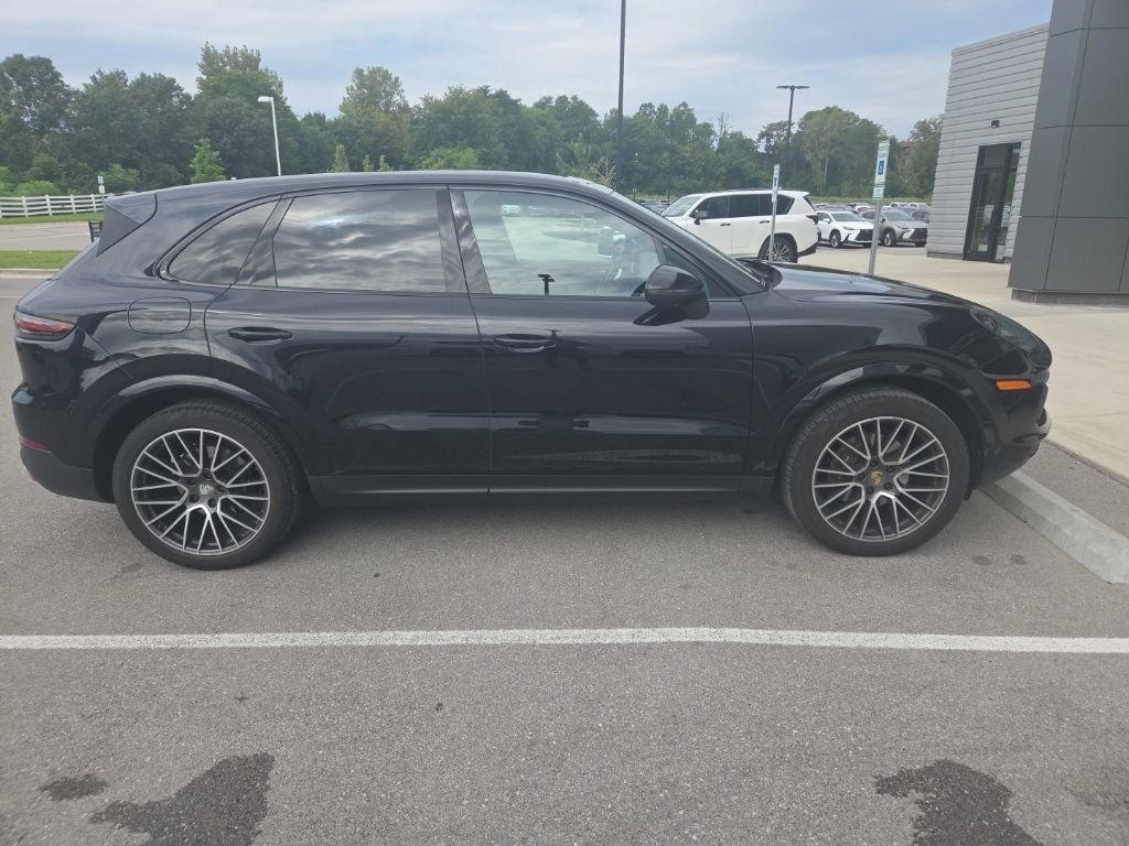 Used 2019 Porsche Cayenne AWD/4WD image 2