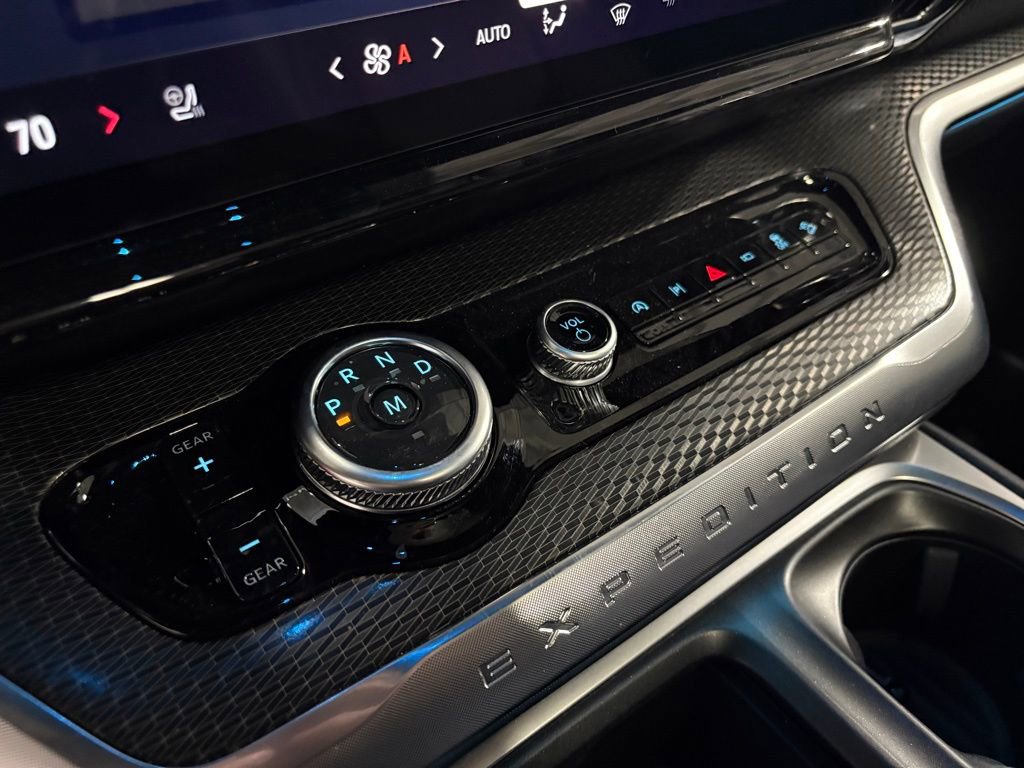 New 2026 Ford Expedition Max Platinum w/ Stealth Performance Package AWD/4WD image 18