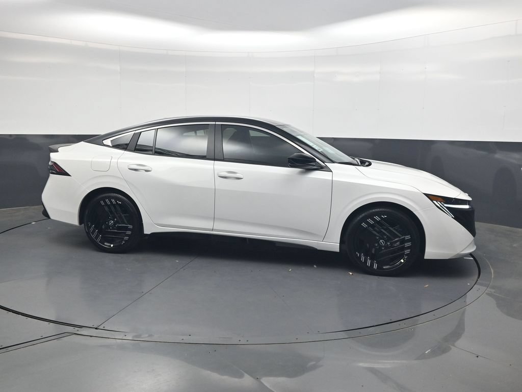 New 2027 Nissan Sentra SR FWD image 4
