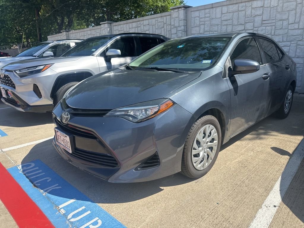 Used 2017 Toyota Corolla LE FWD image 1