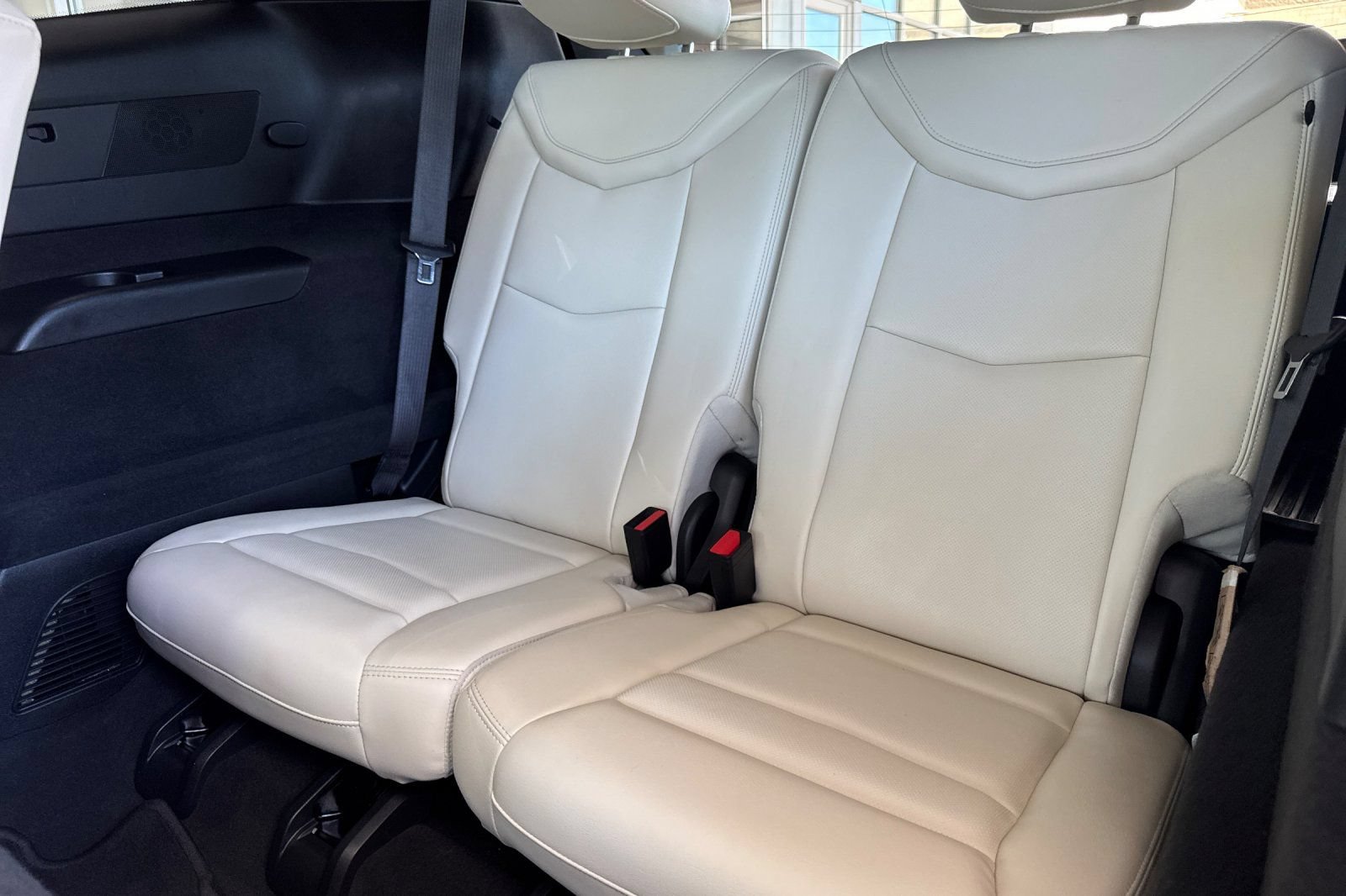 Used 2023 Cadillac XT6 Sport w/ Technology Package AWD/4WD image 17