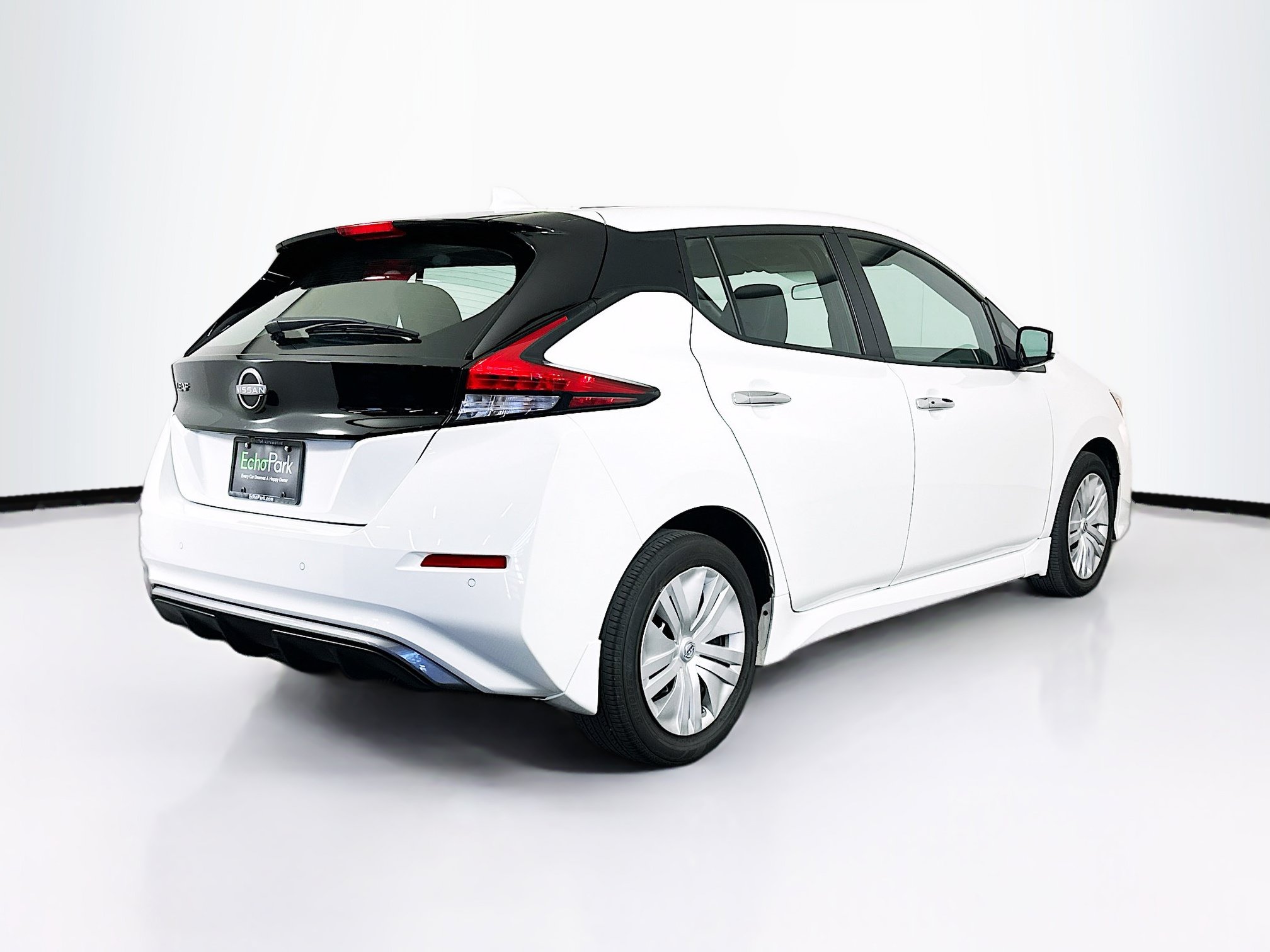 Used 2025 Nissan Leaf S FWD image 9