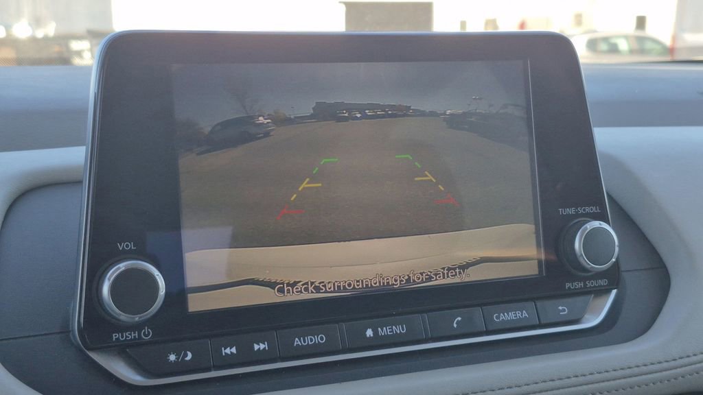 Used 2024 Nissan Rogue SV image 24