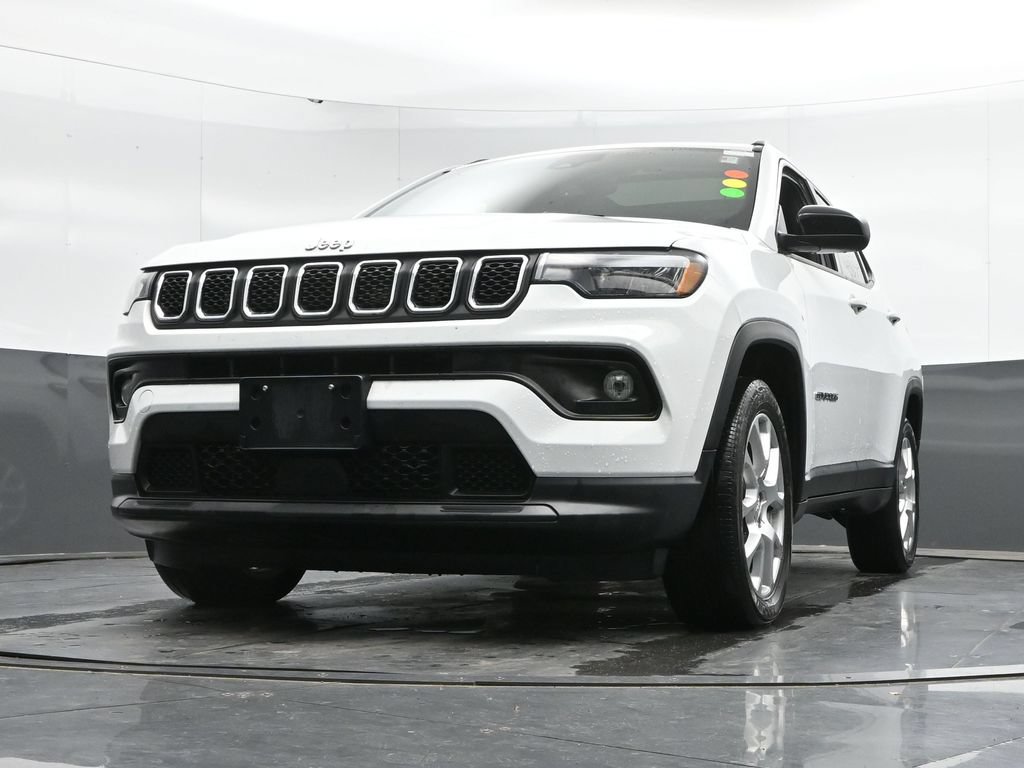 Used 2023 Jeep Compass Latitude w/ Sun and Sound Group AWD/4WD image 45