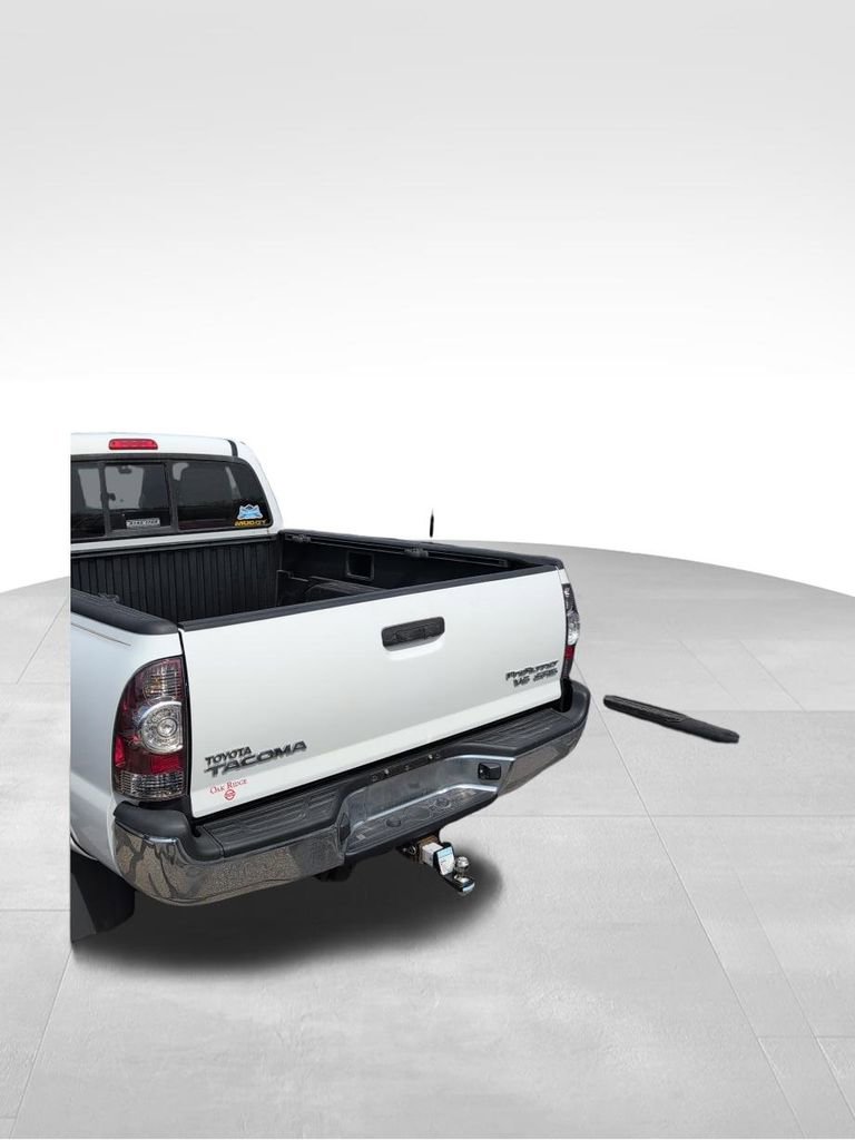 Used 2010 Toyota Tacoma PreRunner image 15