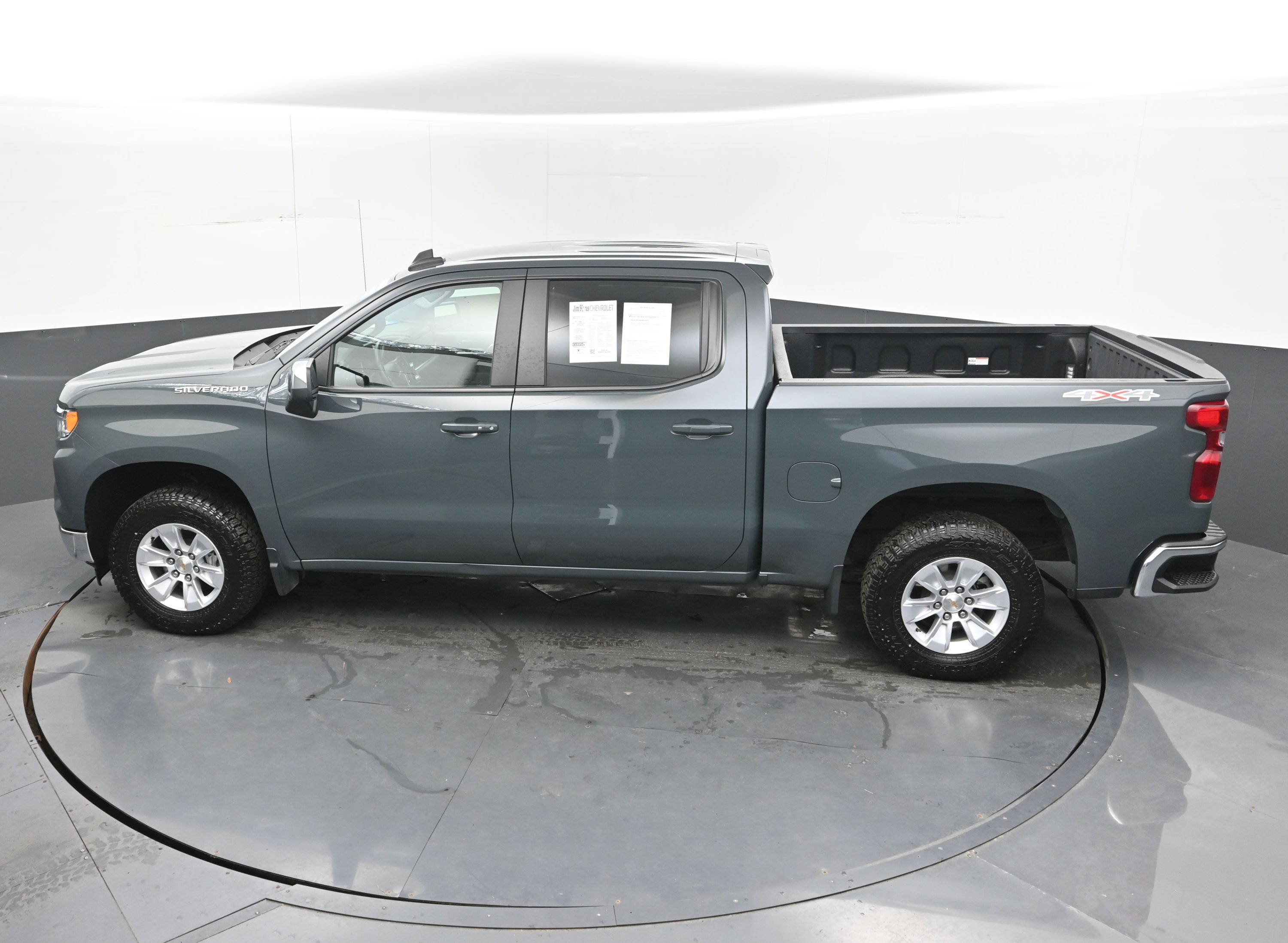Used 2025 Chevrolet Silverado 1500 LT AWD/4WD image 34