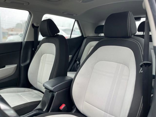 Used 2023 Hyundai Venue SEL w/ Cargo Package image 19