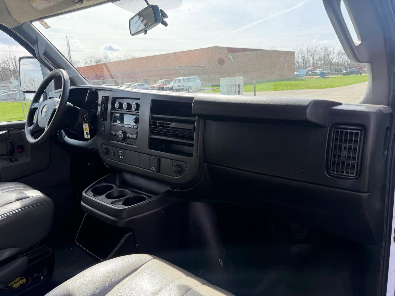 Used 2017 Chevrolet Express 3500 image 39