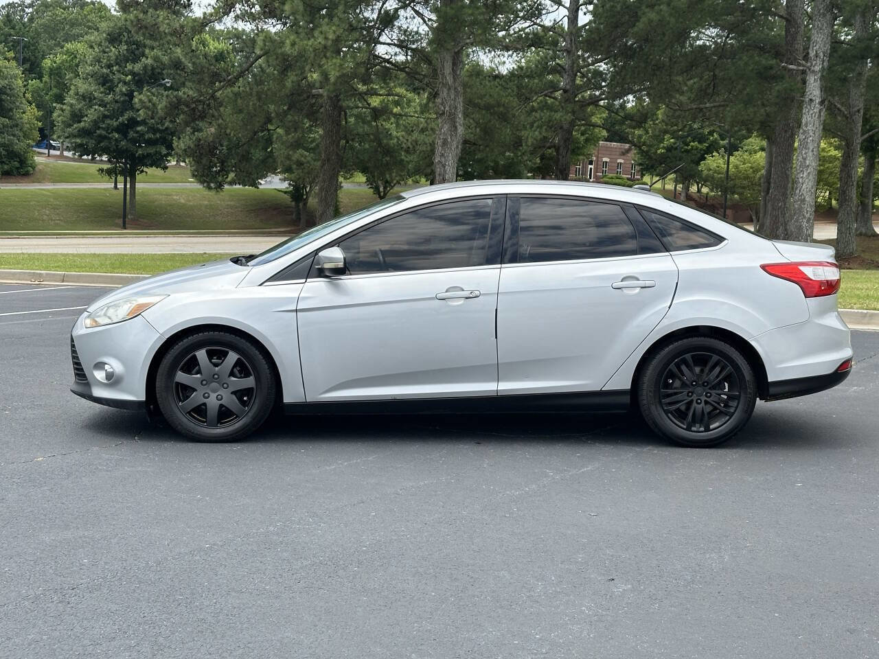 Used 2012 Ford Focus SEL image 3