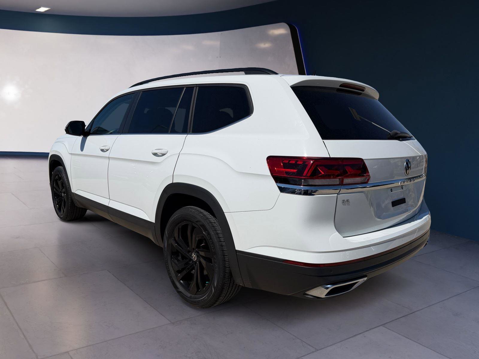 Used 2022 Volkswagen Atlas SE image 3