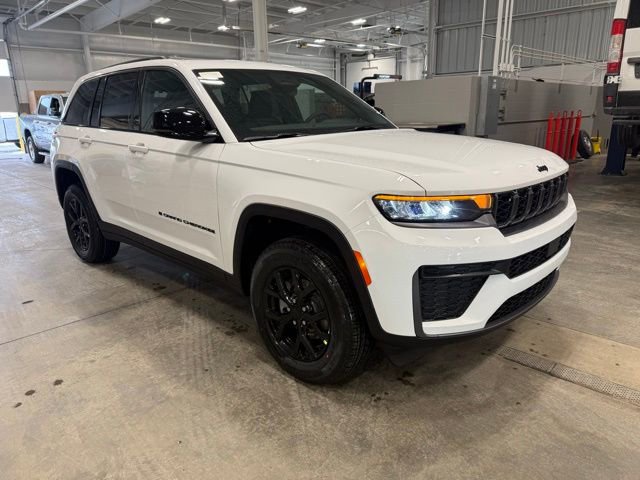New 2026 Jeep Grand Cherokee Laredo image 1