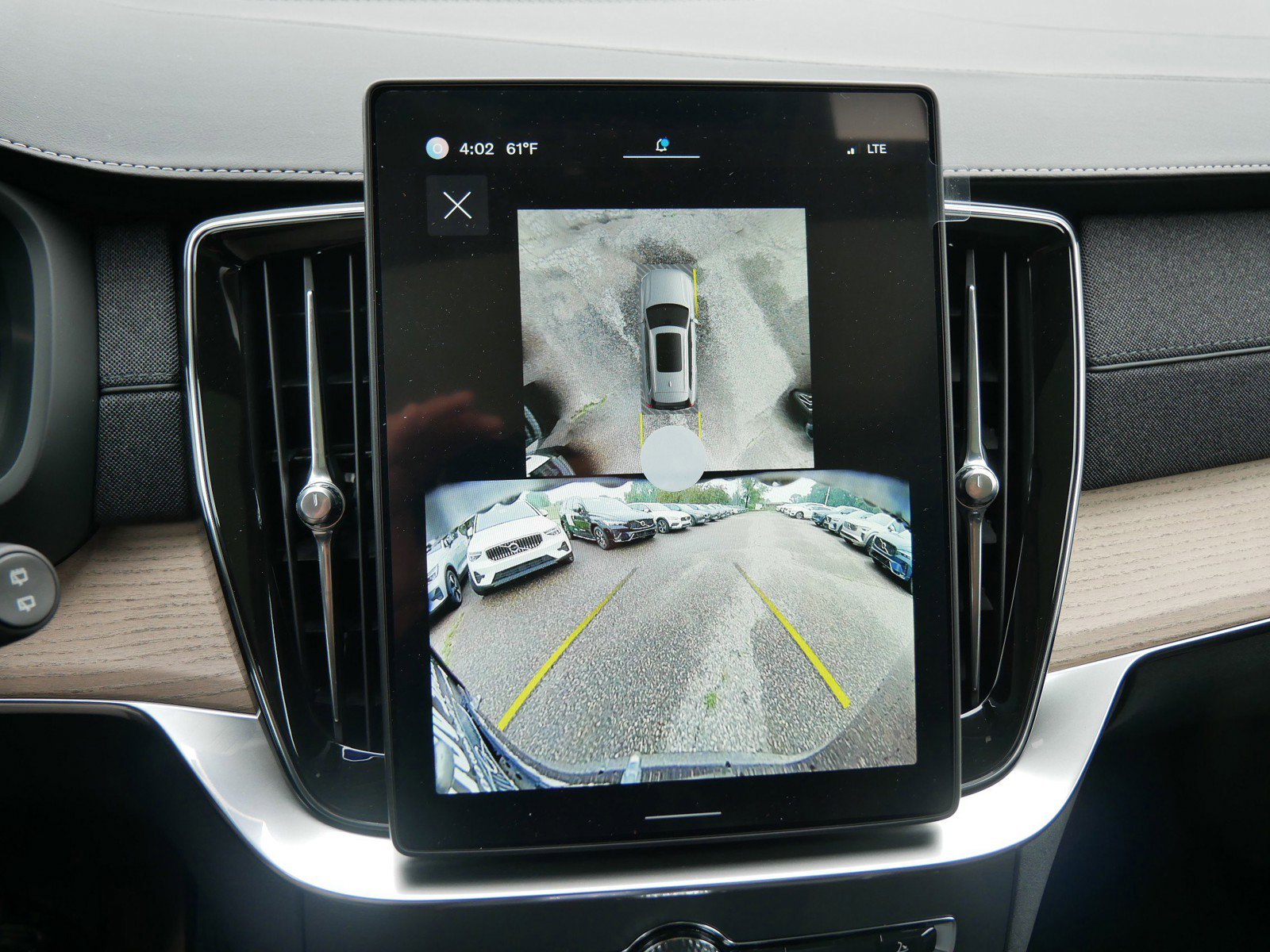 New 2025 Volvo XC90 T8 Plus w/ Protection Package Premier image 10