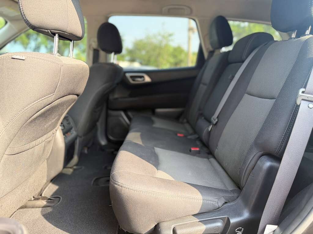 Used 2017 Nissan Pathfinder S AWD/4WD image 12
