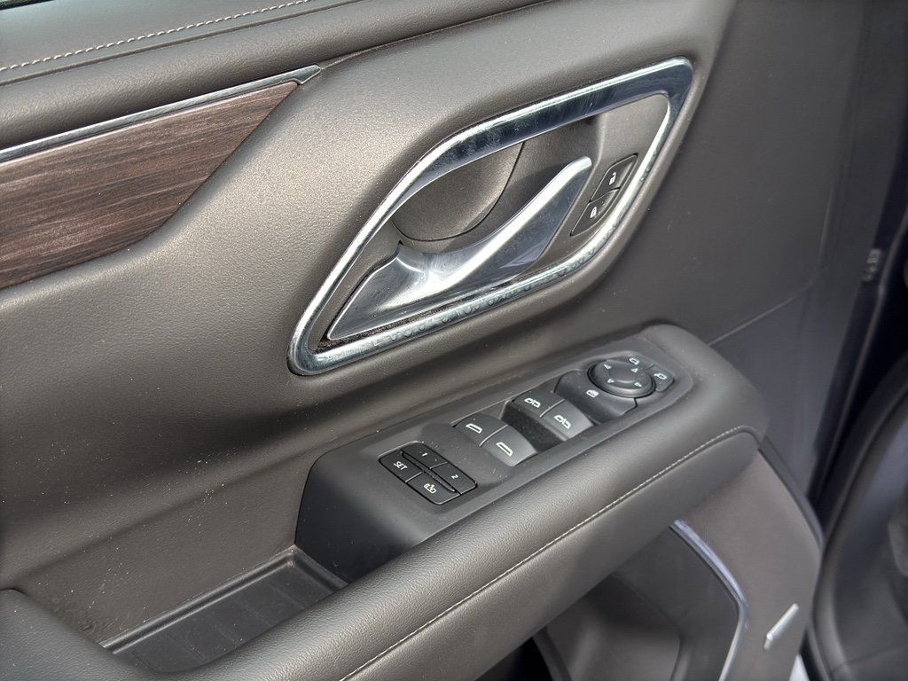 Used 2024 Chevrolet Suburban LT image 10