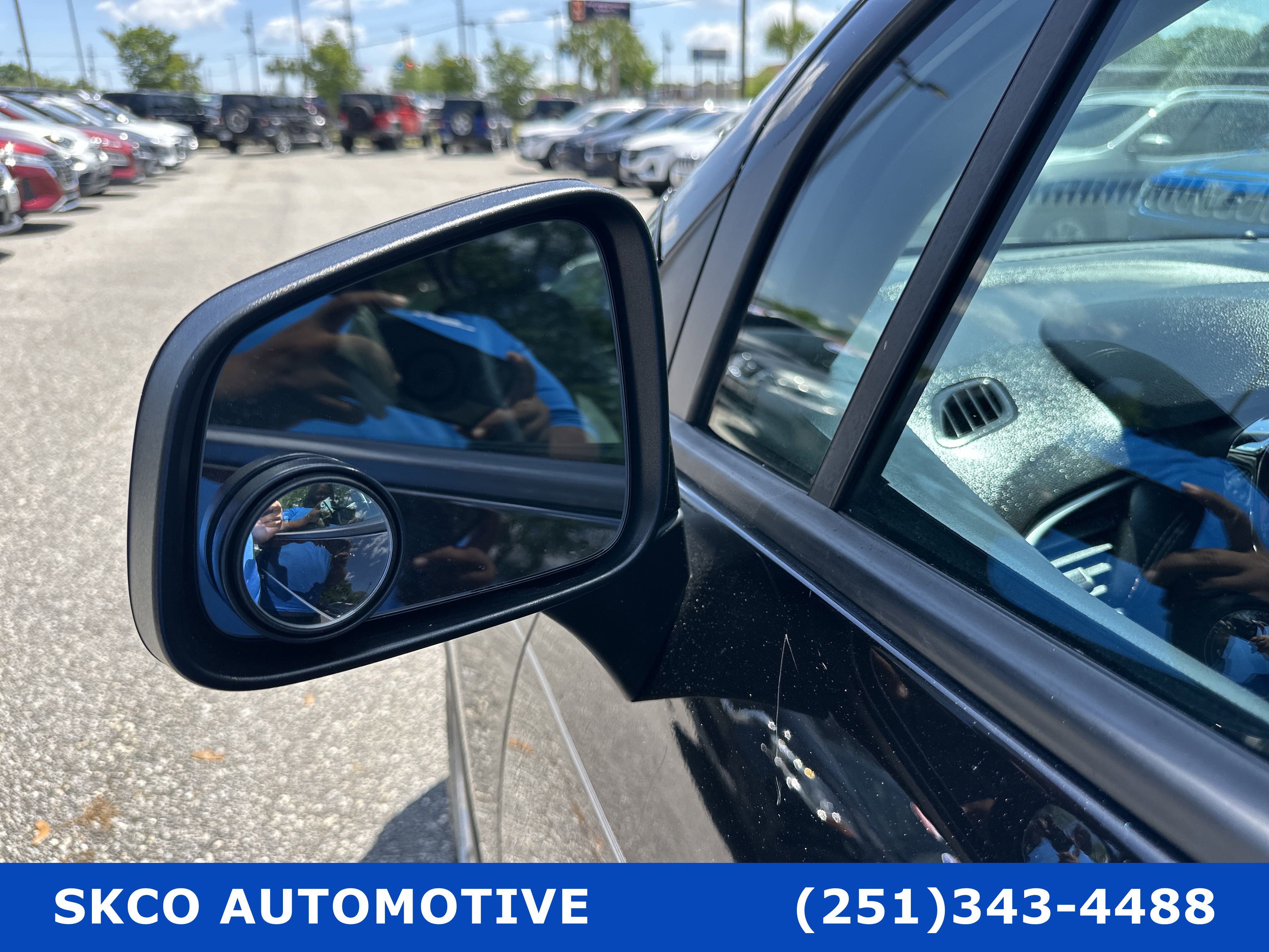 Used 2022 Chevrolet Trax LT w/ LT Convenience Package image 10