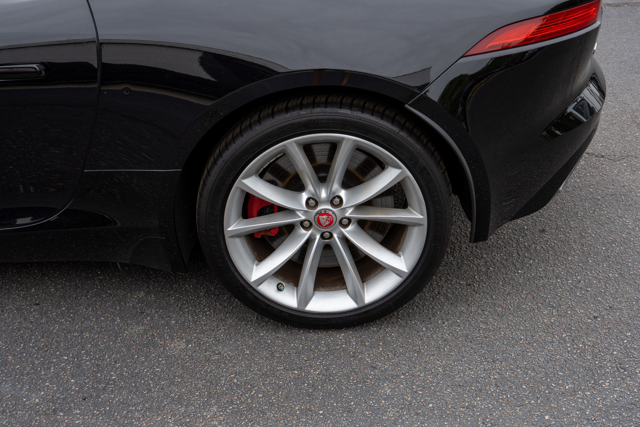 Used 2014 Jaguar F-TYPE S image 9