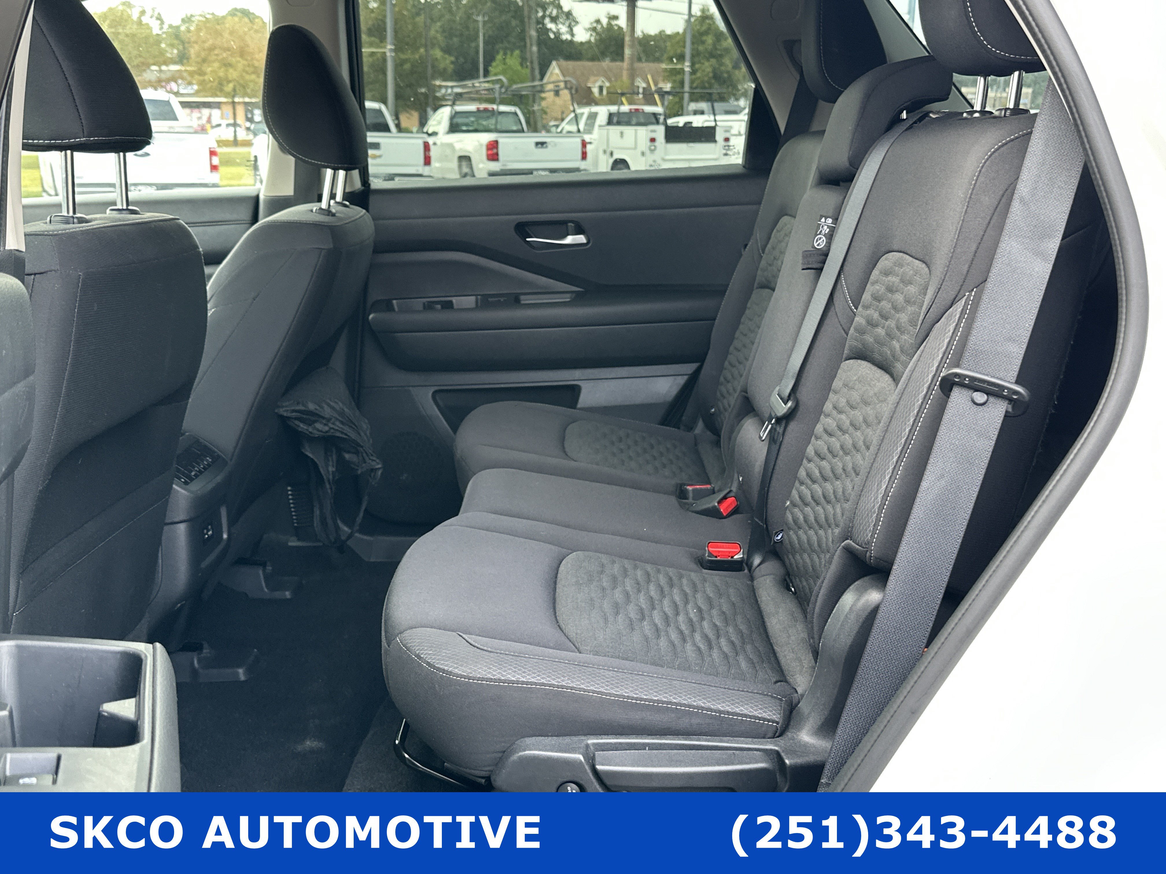 Used 2022 Nissan Pathfinder SV FWD image 14