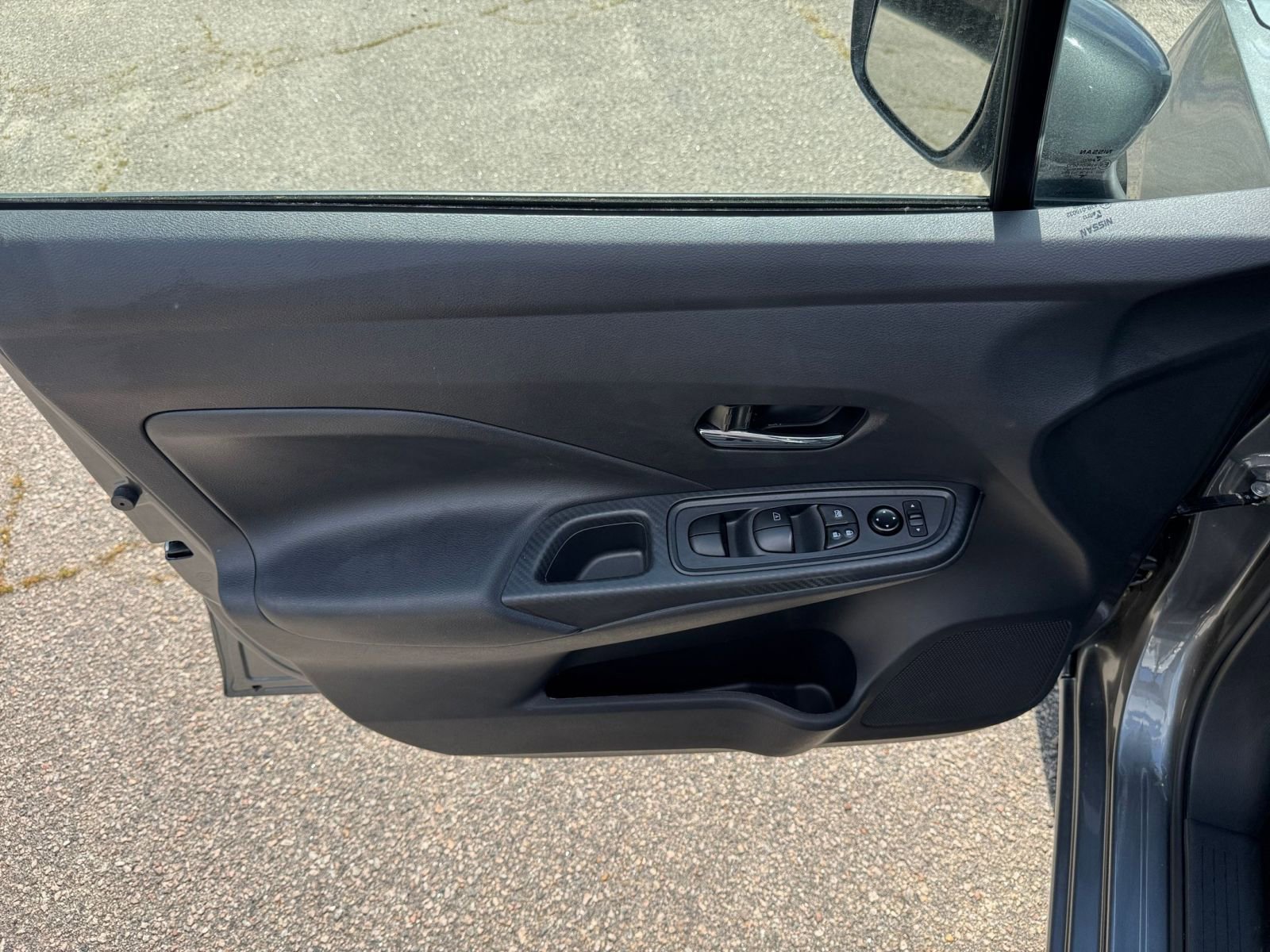 Used 2025 Nissan Versa SV image 18