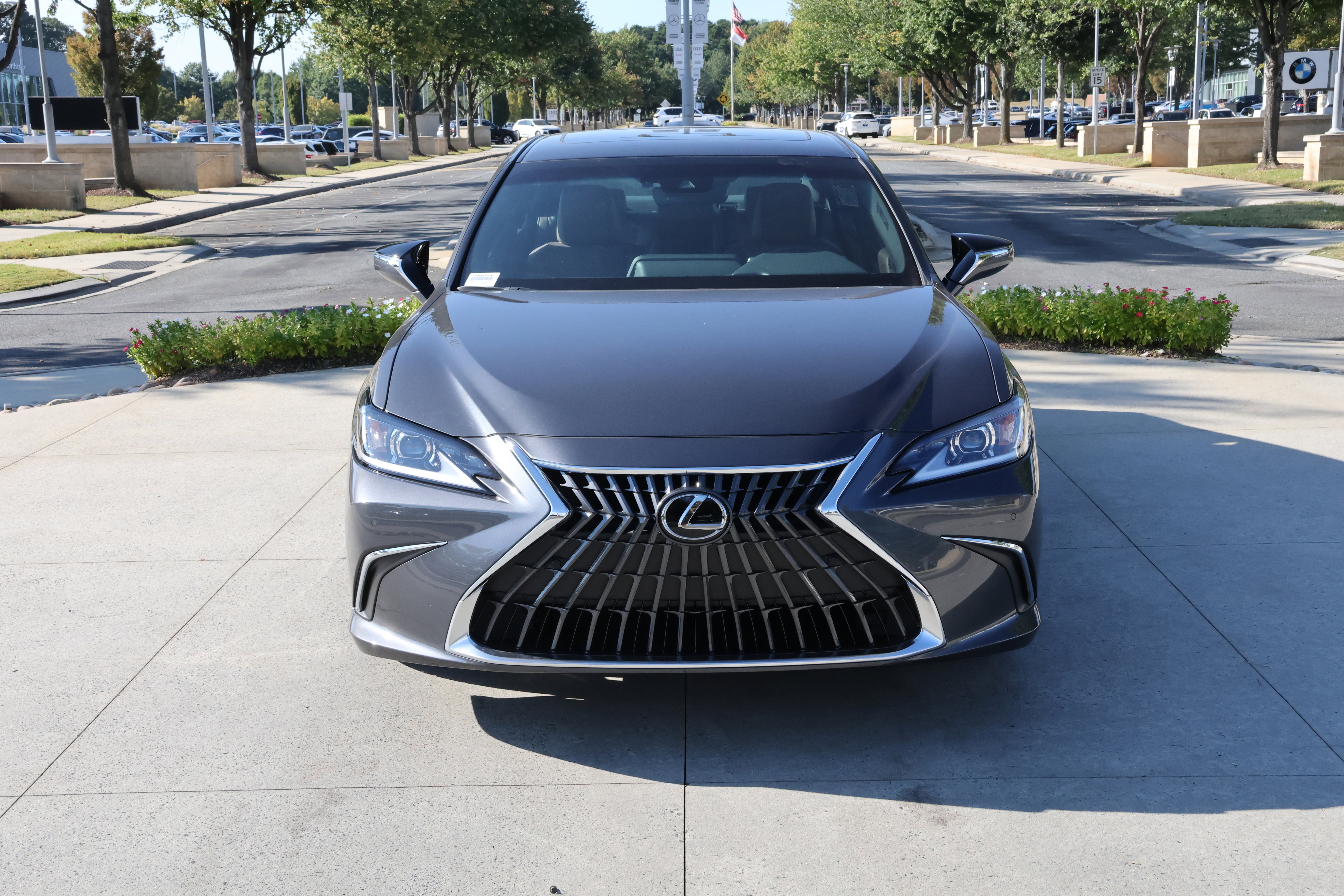 Used 2025 Lexus ES 350 w/ Premium Package image 3