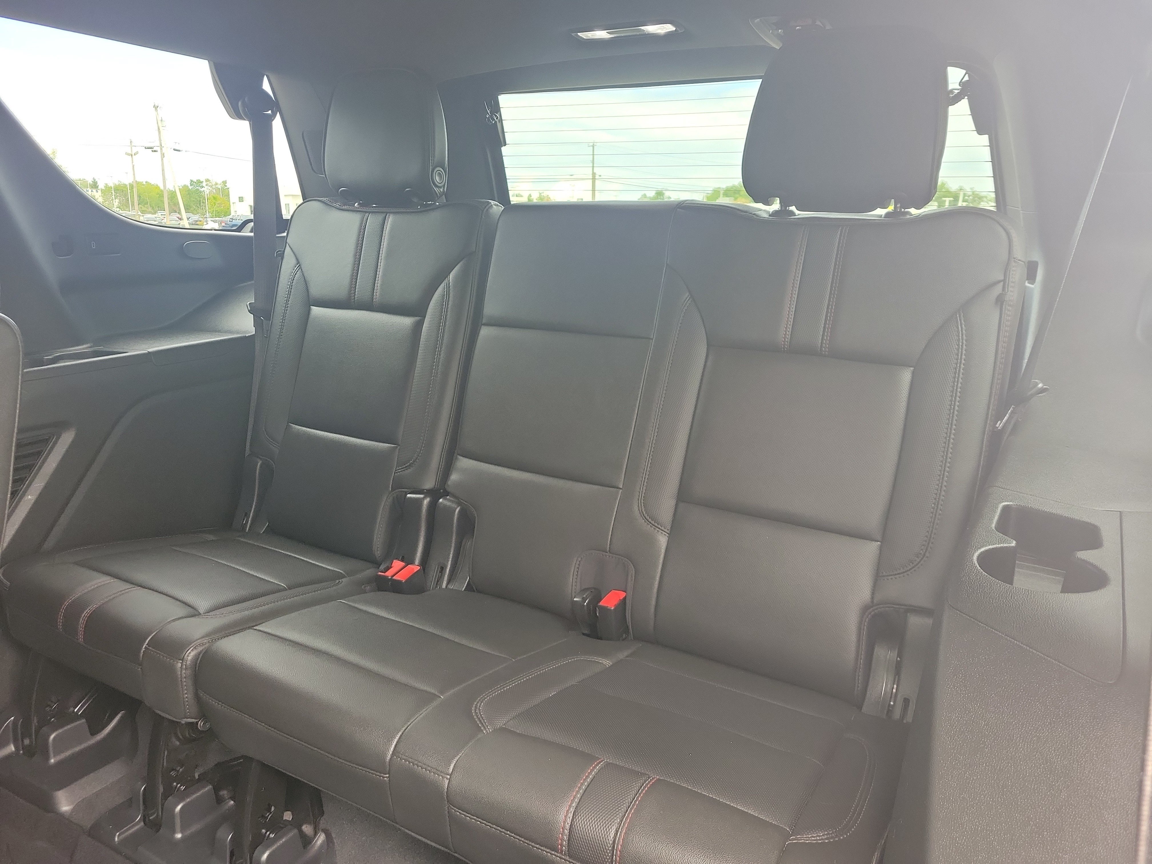 Used 2021 Chevrolet Tahoe RST w/ Luxury Package AWD/4WD image 17