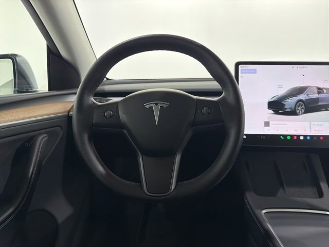 Used 2025 Tesla Model Y Long Range AWD/4WD image 26