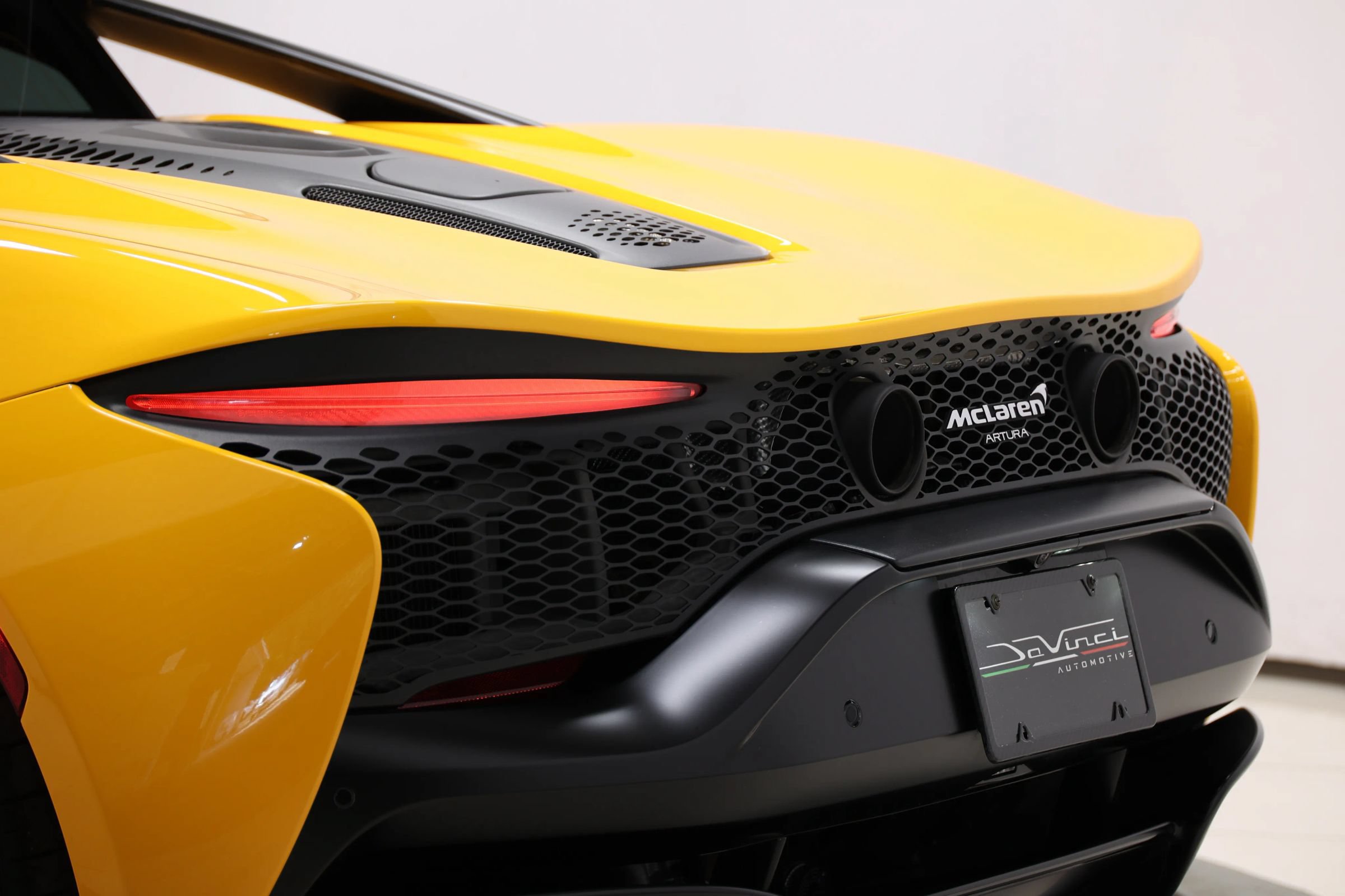 Used 2023 McLaren Artura RWD image 57