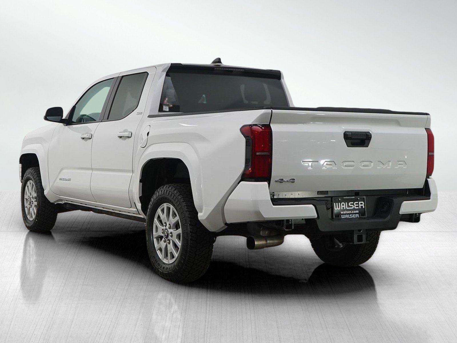 Used 2024 Toyota Tacoma SR5 image 3