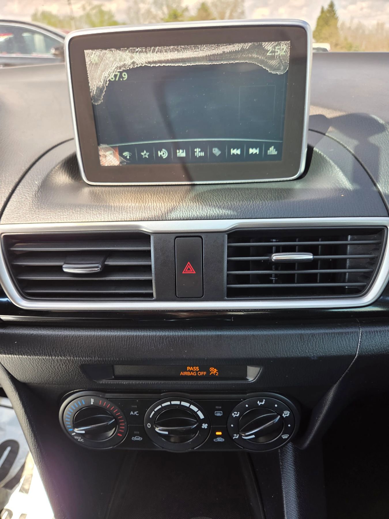 Used 2016 MAZDA MAZDA3 i Sport FWD image 26