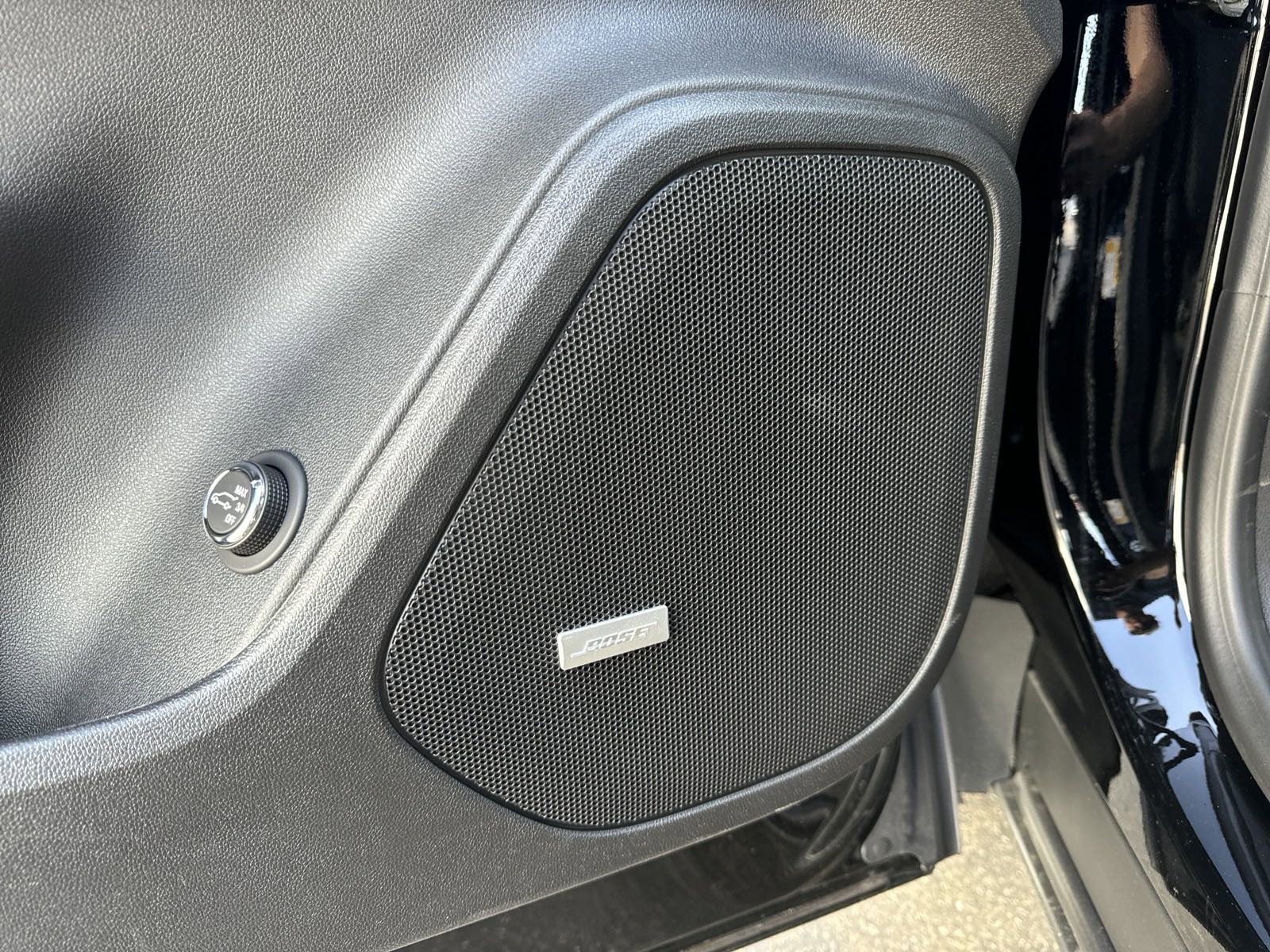 New 2025 Chevrolet Blazer LT w/ Sound & Technology Package image 12