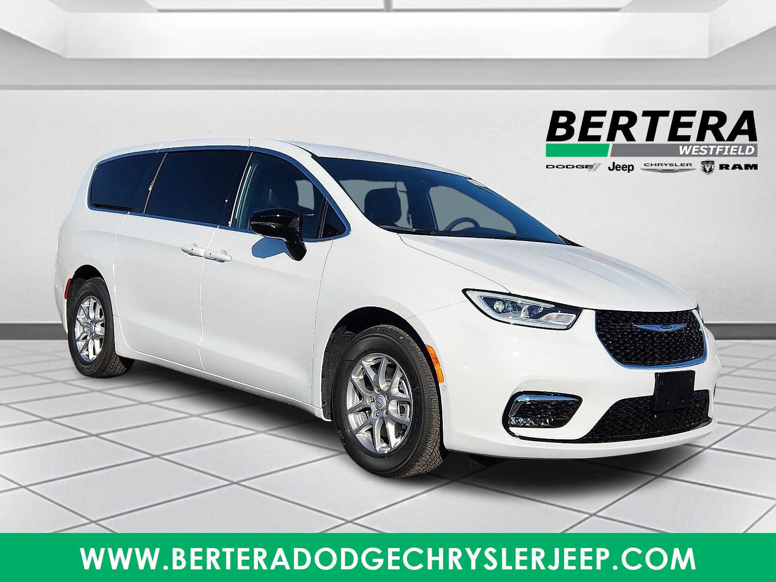 New 2026 Chrysler Pacifica Select image 1