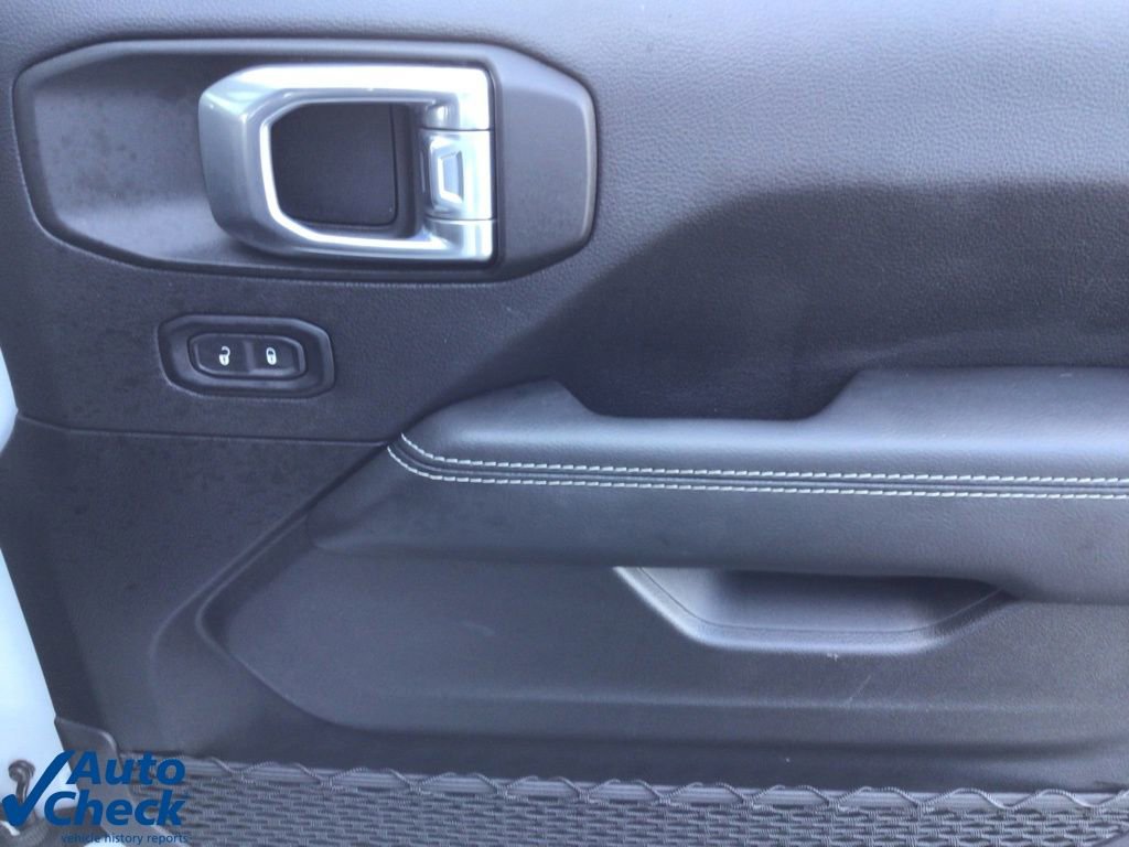 Used 2022 Jeep Wrangler Unlimited Sahara w/ Cold Weather Group image 14