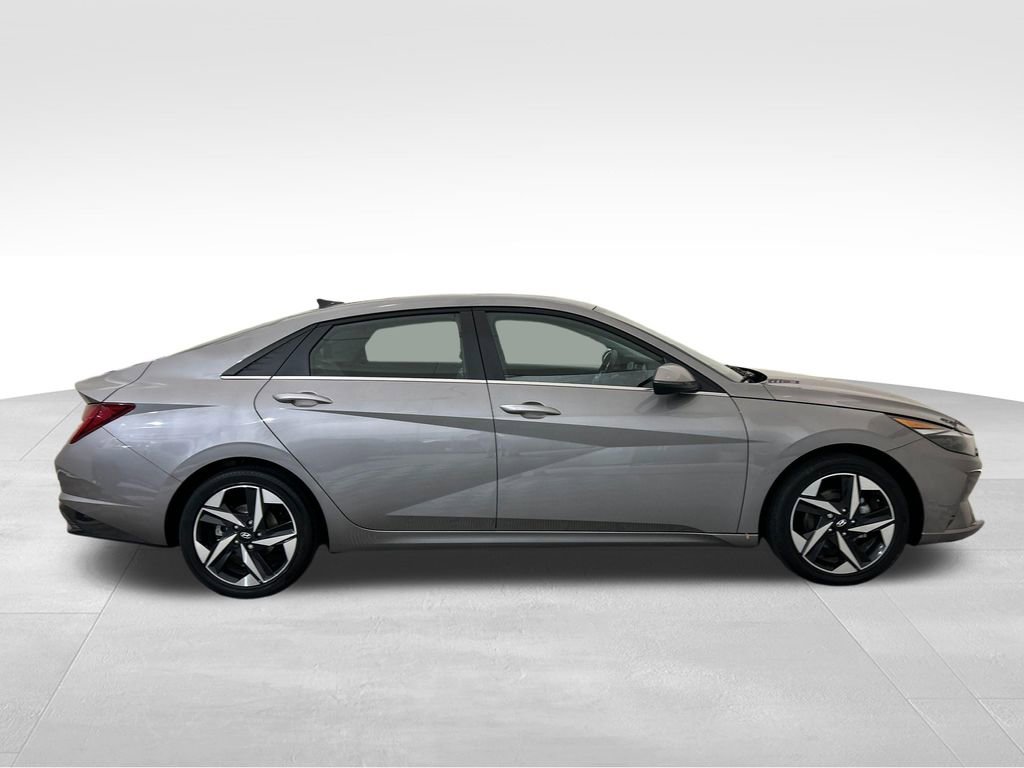 Used 2023 Hyundai Elantra Limited FWD image 7