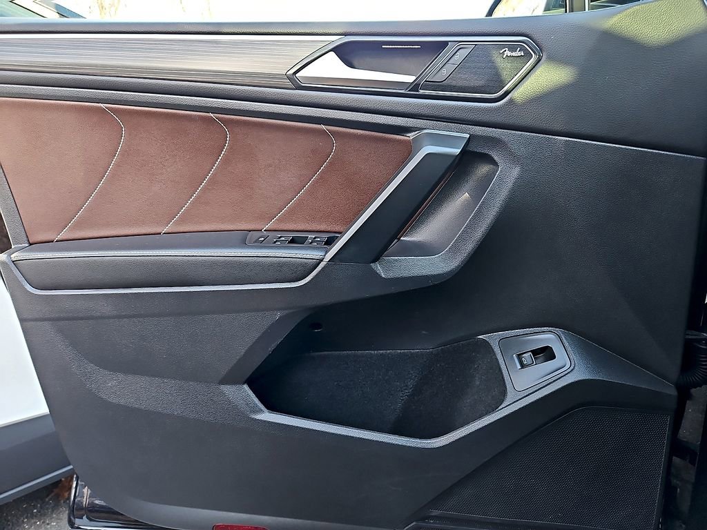 Used 2022 Volkswagen Tiguan SEL R-Line image 13