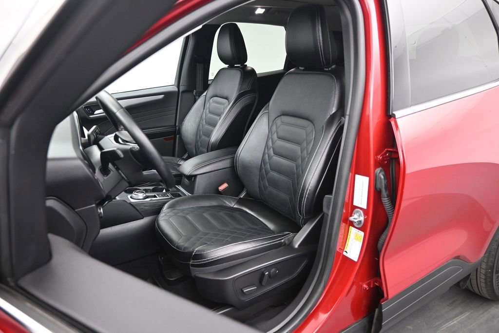Used 2023 Ford Escape SE w/ PHEV Premium Package FWD image 9