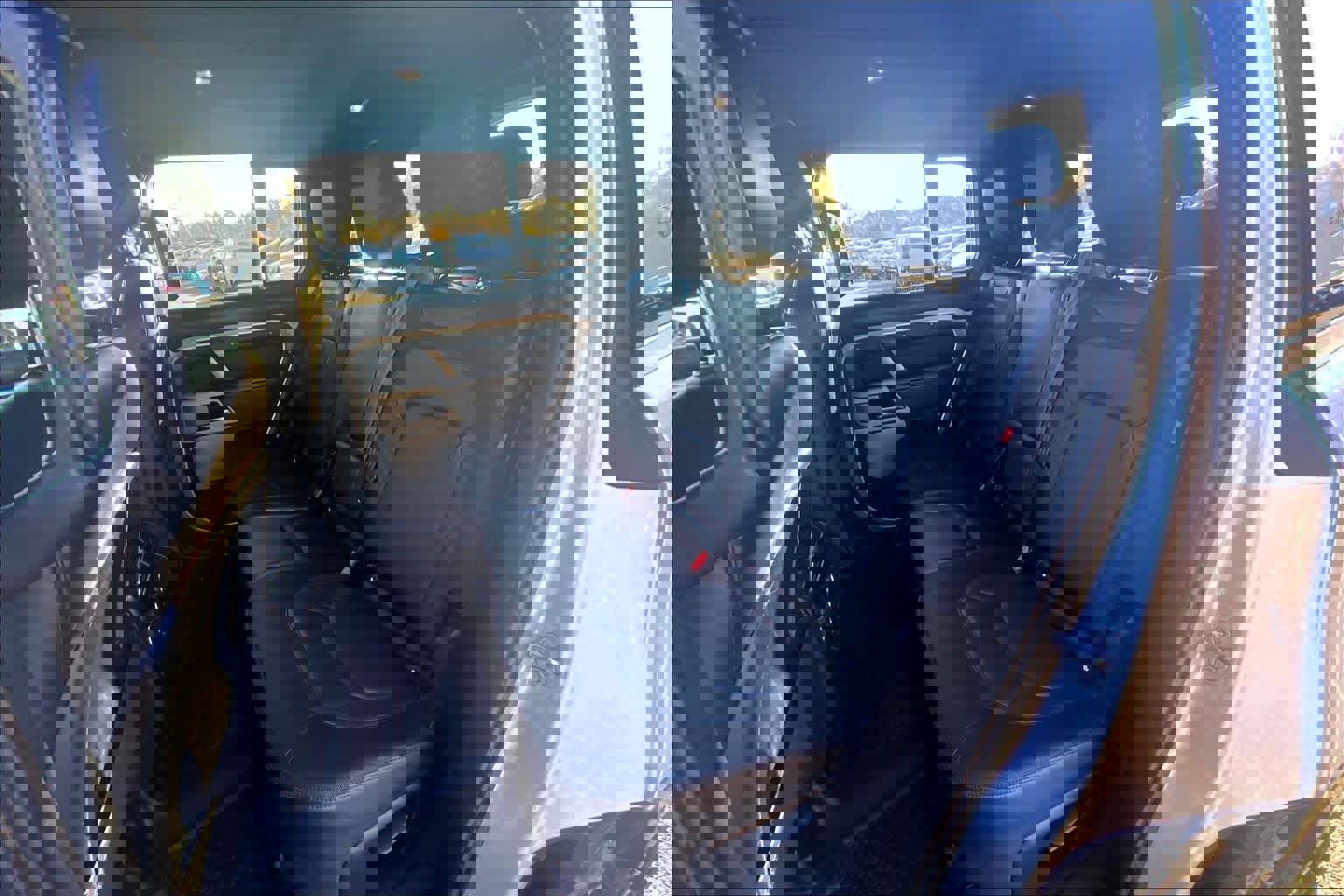 Certified 2023 Land Rover Defender 130 X-Dynamic SE image 39