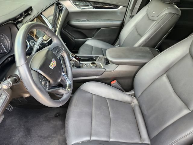 Used 2025 Cadillac XT6 Premium Luxury w/ Technology Package FWD image 12