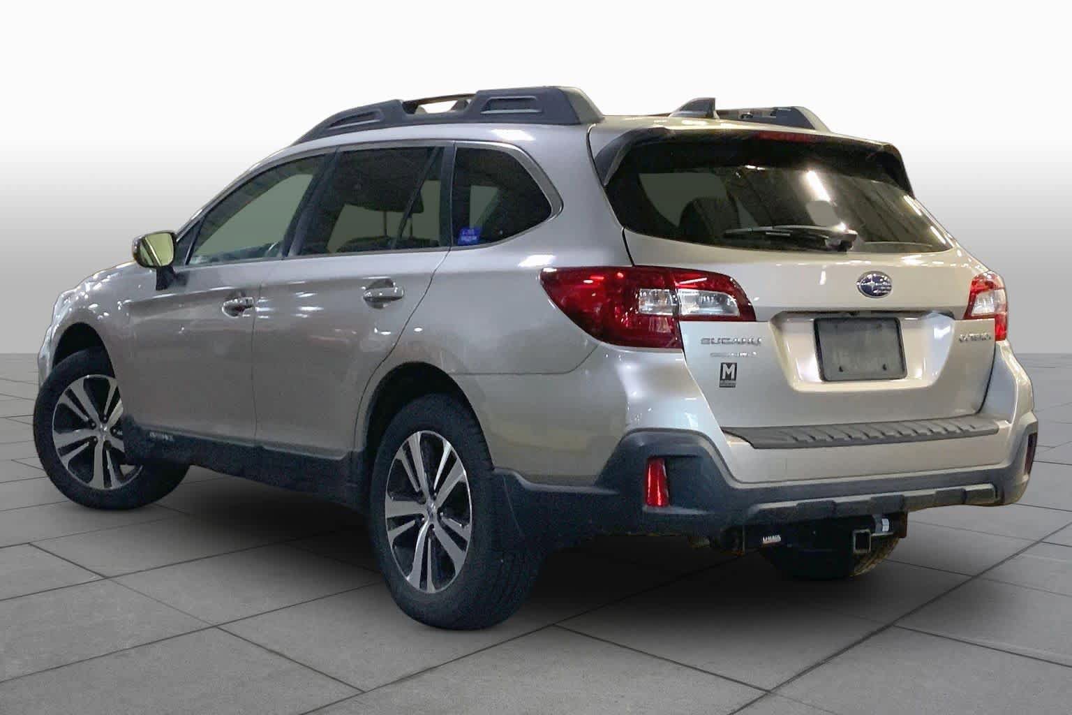 Used 2018 Subaru Outback 2.5i Limited AWD/4WD image 12