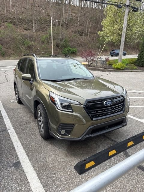 Used 2022 Subaru Forester Premium image 2