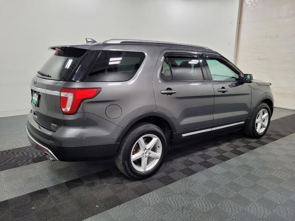 Used 2016 Ford Explorer XLT w/ Equipment Group 202A AWD/4WD image 10