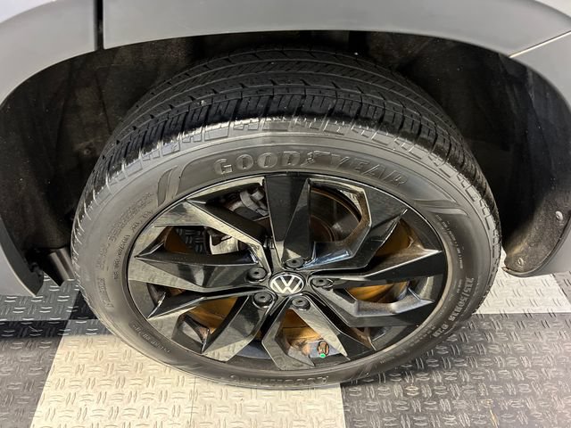 Certified 2023 Volkswagen Taos SE w/ Panoramic Sunroof Package FWD image 15