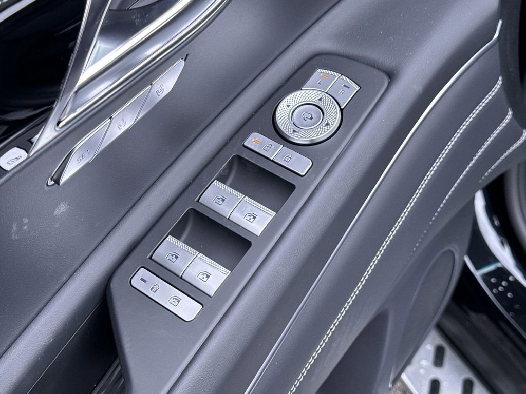 Used 2025 Genesis GV80 2.5T Standard image 16