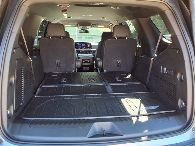 Used 2026 Chevrolet Tahoe LT w/ Comfort Package AWD/4WD image 12